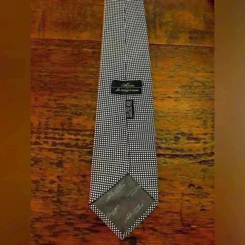 Mens Alcione 100% Silk Silver Neck Tie Made In Italy Geometric Squares